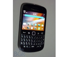 BlackBerry Bold Touch 9900 sfotografowany