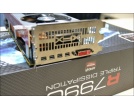 Radeon HD 7990 od XFX z trzema wentylatorami