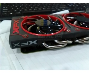 XFX Radeon R9 380X na fotkach